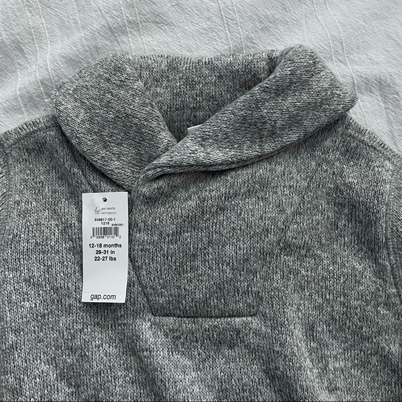 NWT Baby Gap Grey Shawl Neck Fleece Sweater 12-18 months - Picture 2 of 5